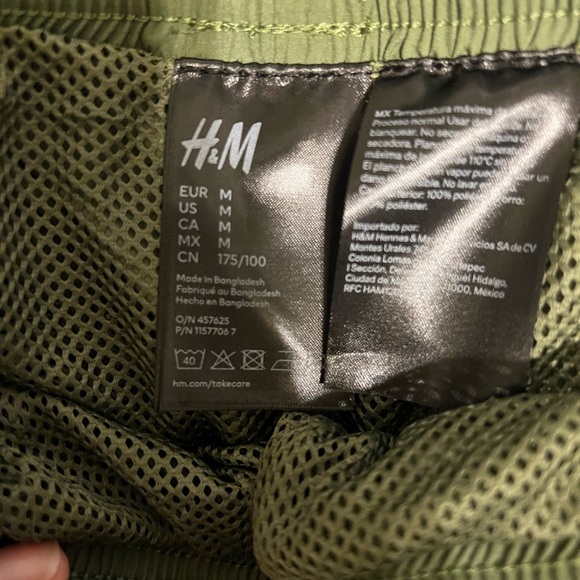 Brand new mens swim trunks - medium - price negotiable - Picture 4 of 4